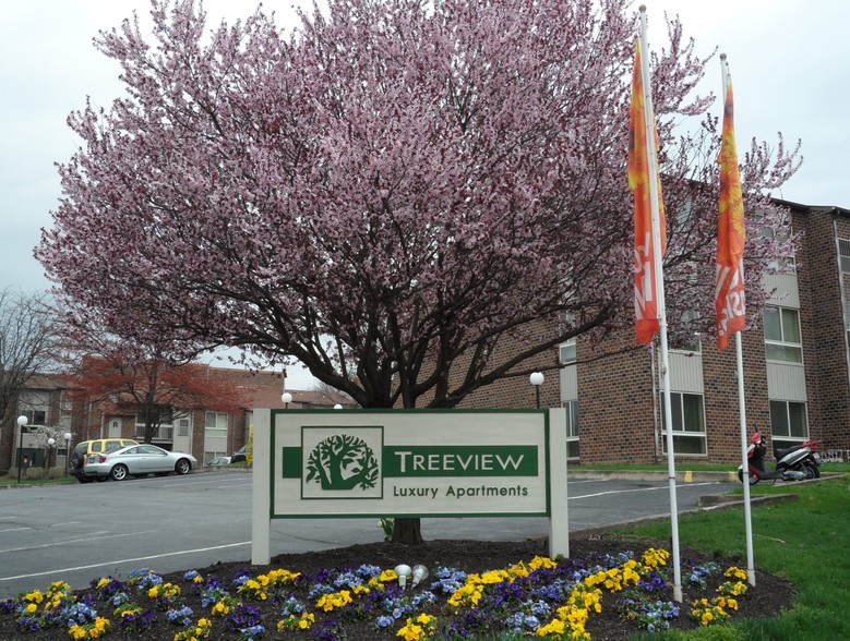 Building Photo - Treeview Apartments