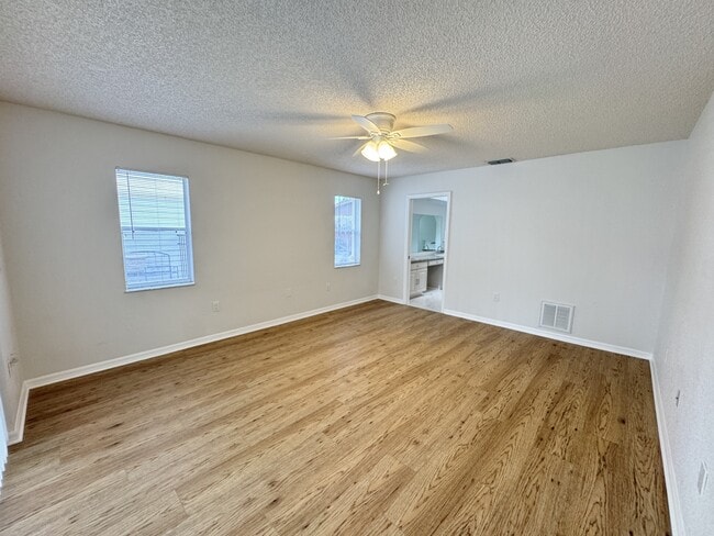 Building Photo - 8442 Eldridge Rd