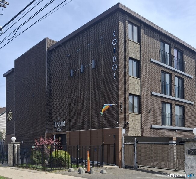 Building Photo - 393 Laurel Ave