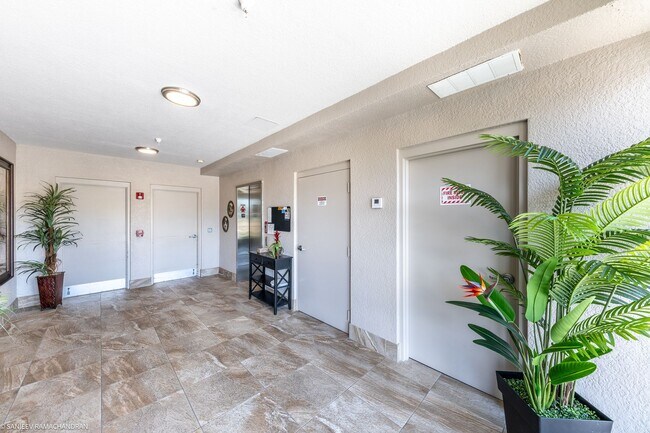 Building Photo - FURNISHED WATERFRONT CONDO IN PUNTA GORDA ISLES