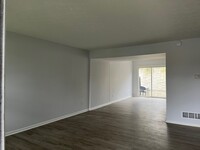 Building Photo - Beautiful Townhome in Most Desirable area ...