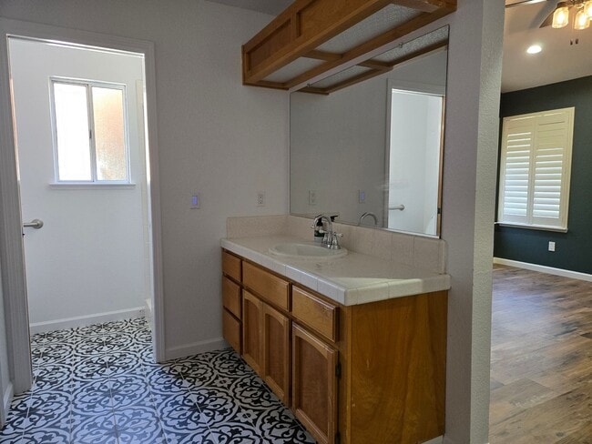 Building Photo - Charming 3BD/2BA Home in Quiet Cul-De-Sac with Solar & Included Landscaping