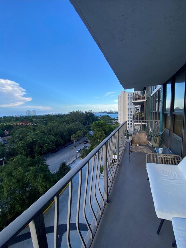 Building Photo - 780 NE 69th St