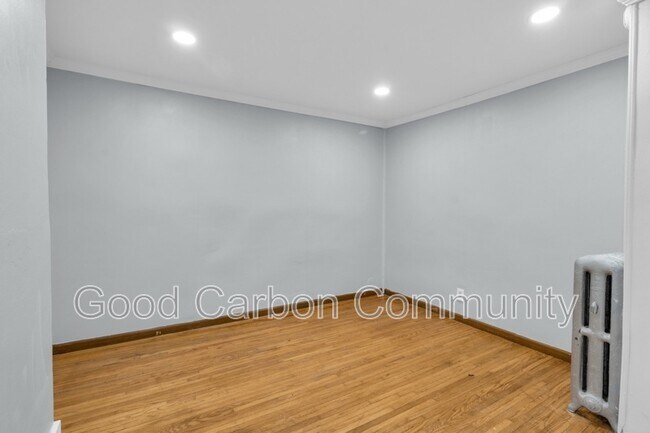 Building Photo - 176 Richmond Ave