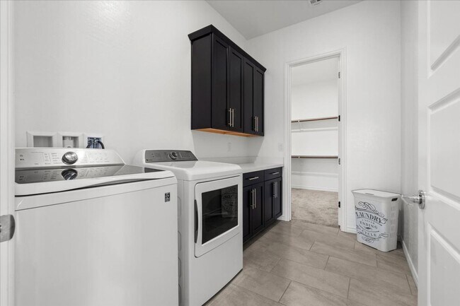 Building Photo - Available Now ! Beautiful Single Story at ...