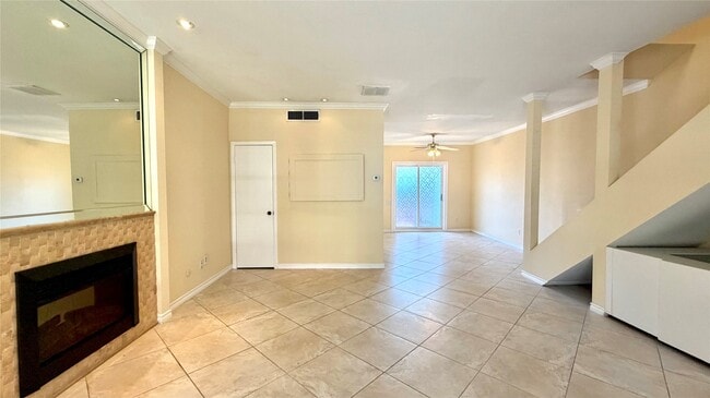 Building Photo - 11710 Southlake Dr