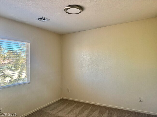 Building Photo - 7512 Jacaranda Leaf St