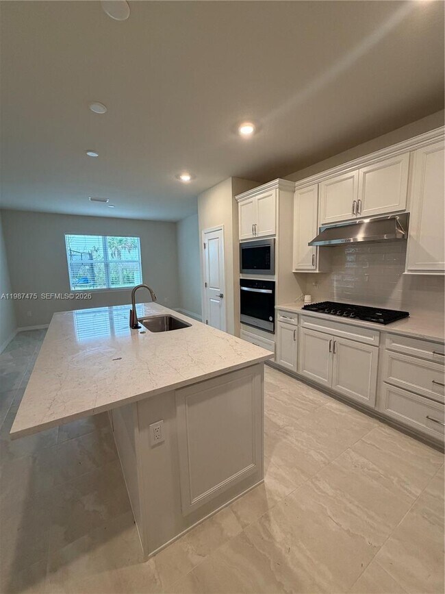 Building Photo - 12251 SW Periwinkle Ct