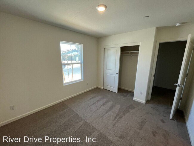 Building Photo - 4 br, 3 bath House - 288 Grand Canyon