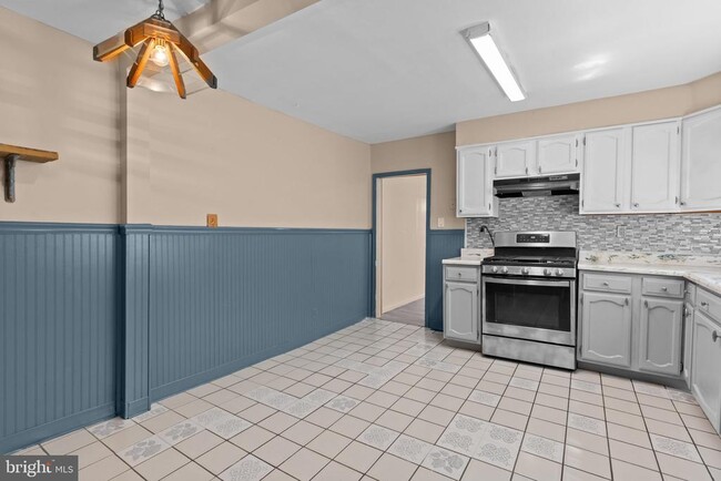 Building Photo - 129 Blake Ave