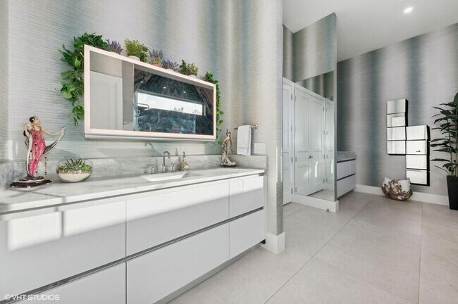 Building Photo - 8533 N Native Dancer Rd