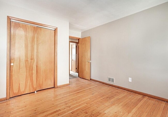 Building Photo - 4633 Warner Rd