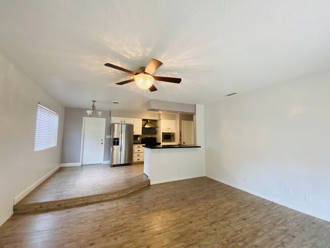 Building Photo - $2,100 Charming 3 Bedroom Home With 2 Livi...