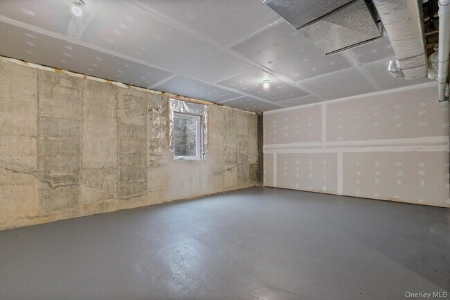 Building Photo - 65 Paulding Ln