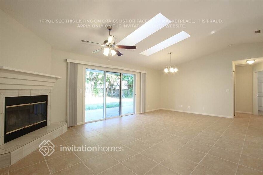 Building Photo - 260 La Mancha Ave