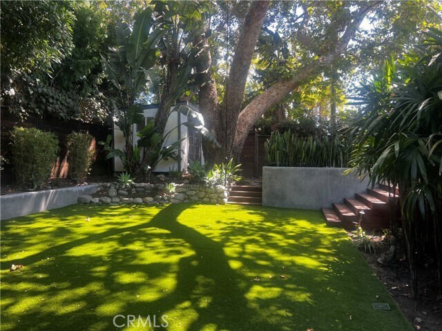Building Photo - 555 Bluebird Canyon Dr