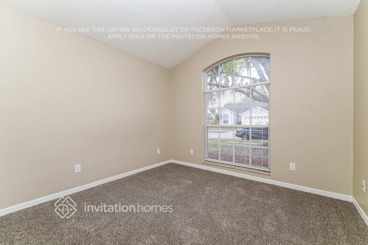 Building Photo - 5902 Azure Dr