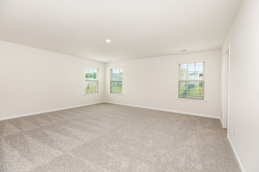 Building Photo - 121 Way Cross Ln