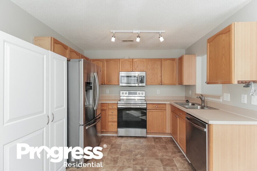 Building Photo - 2329 Ivy Run Dr