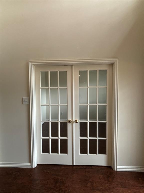 Building Photo - 3055 Fallbrook Dr