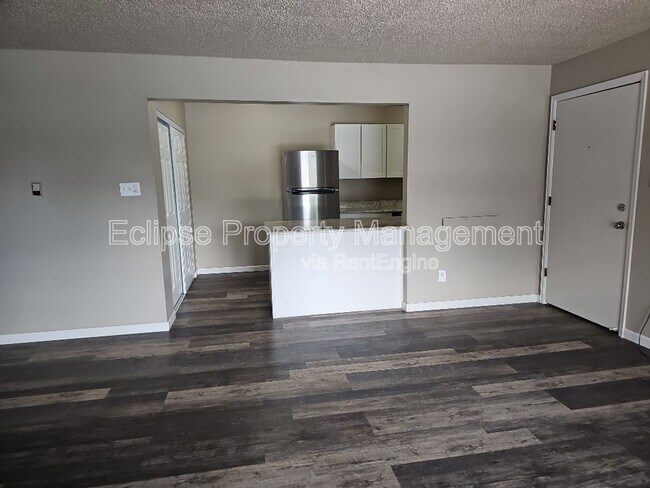 Building Photo - 512 Bell Ct