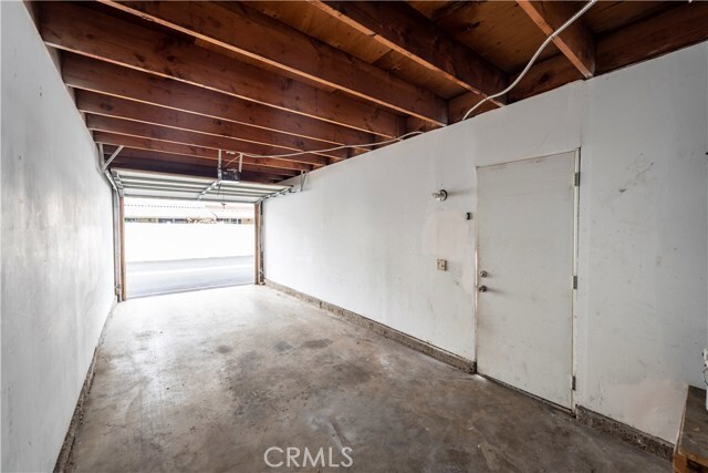 Building Photo - 1439 N Elderberry Ave