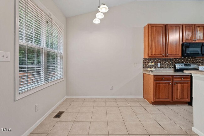 Building Photo - 107 Governors House Dr