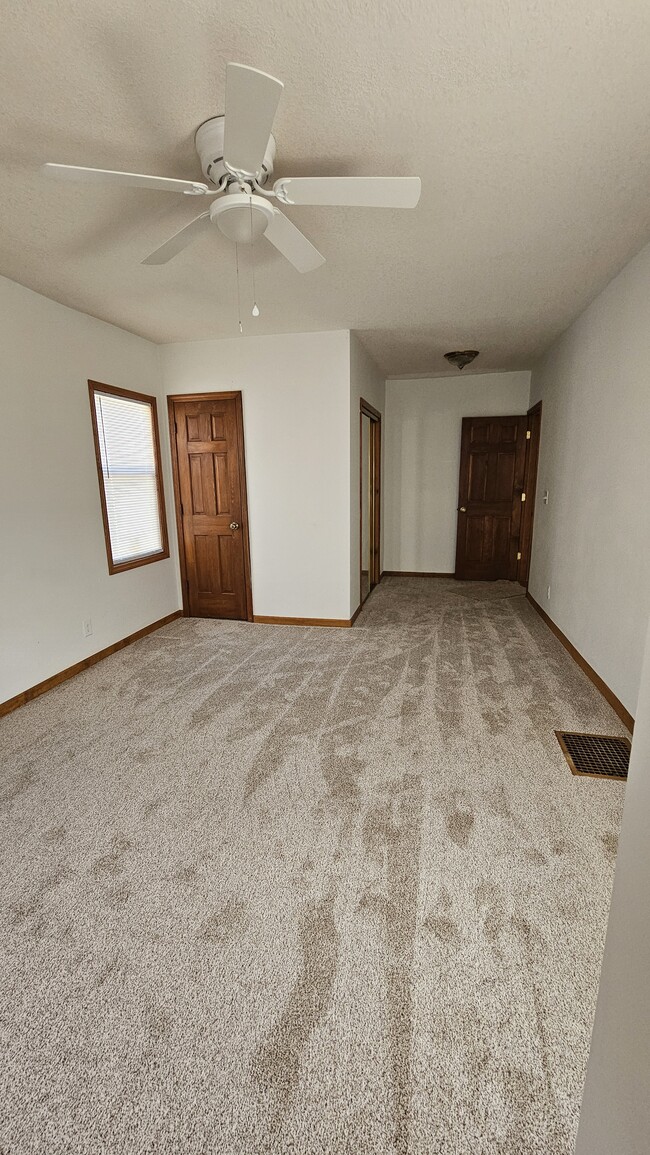 Building Photo - 14112 Lima Rd