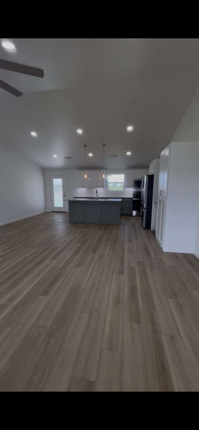 Building Photo - 20660 Rancho Rd