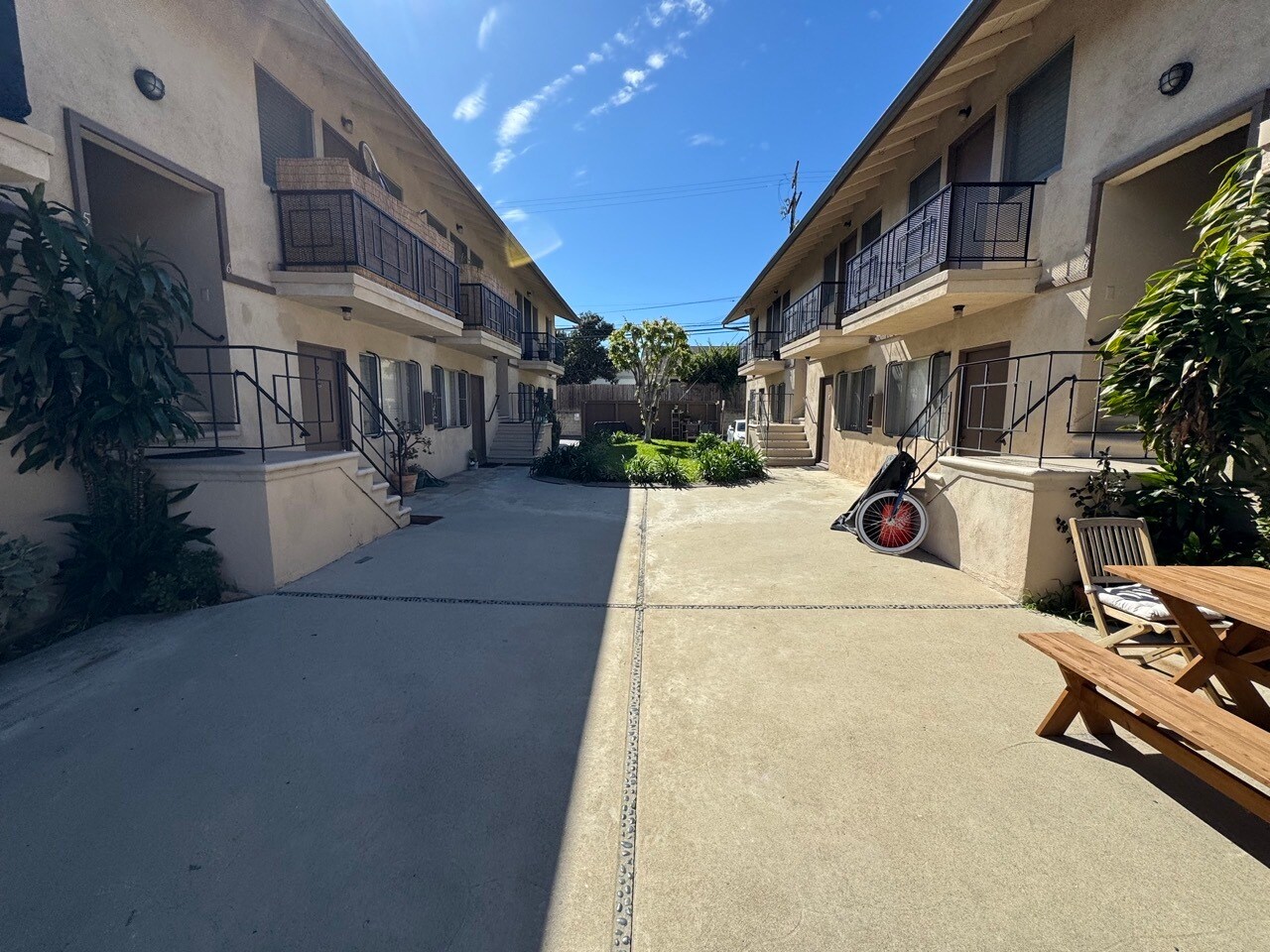 Building Photo - 5102 Inglewood Blvd