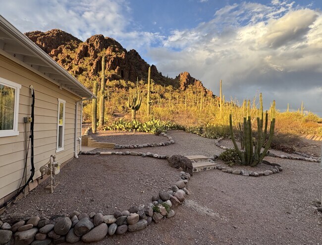 Building Photo - 5725 S Marshall Pl