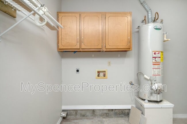 Building Photo - 440 Apple Dr