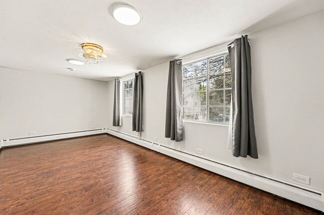 Building Photo - Charming 3-Bedroom Home with Garage & Fenced Yard – Great Location