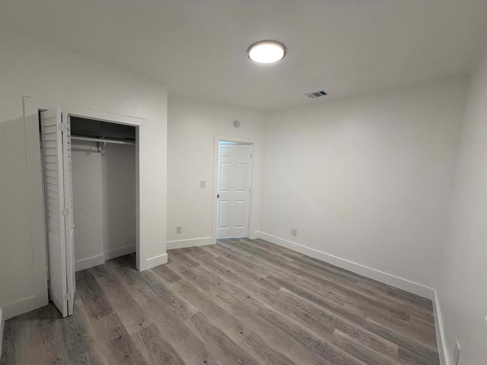 Building Photo - 1131 S N St