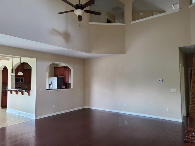 Building Photo - 7327 San Vista Dr