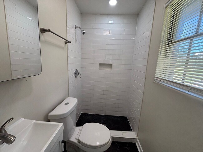 Building Photo - 2600 Clearpark Cove