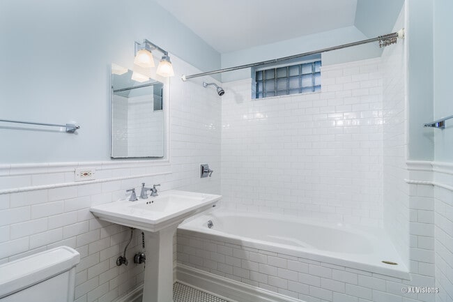 Building Photo - 3826 N Monticello Ave