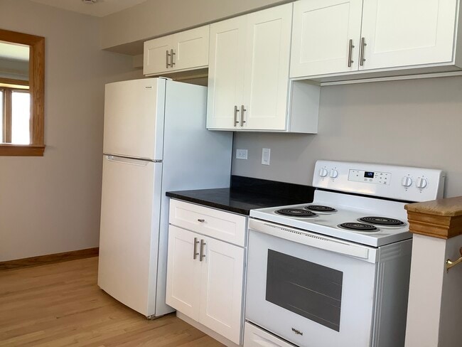 Building Photo - 4920 Cypress Dr