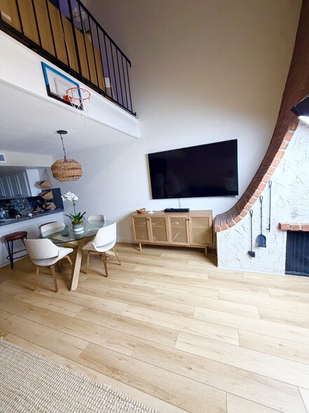 Building Photo - 1925 Alga Rd