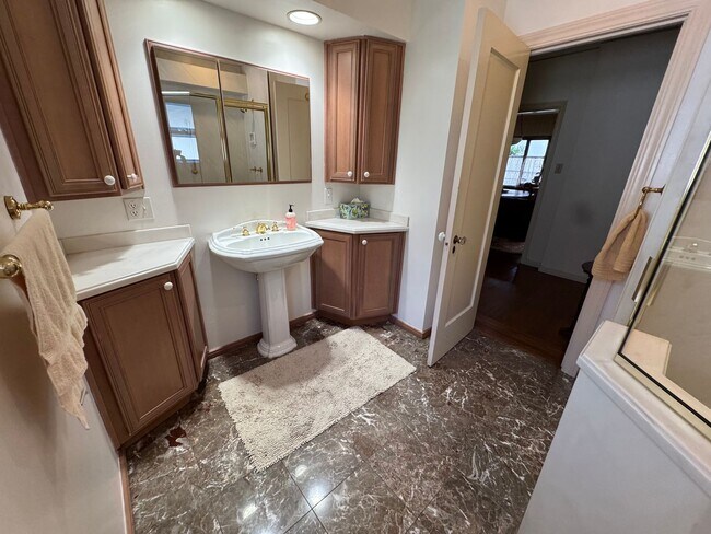 Building Photo - Spacious Spanish-Styled 3Bed/2Bath SFH For Rent in the Desirable City of Alameda, Ca!!!