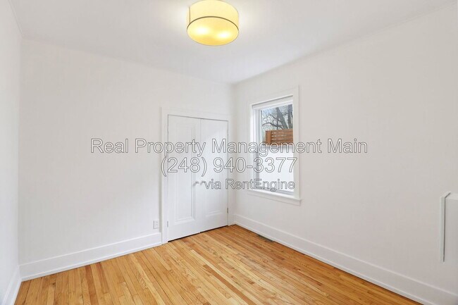 Building Photo - 12303 Klinger St