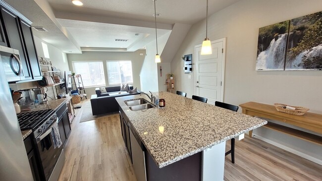 Building Photo - 9172 Baltin Ct