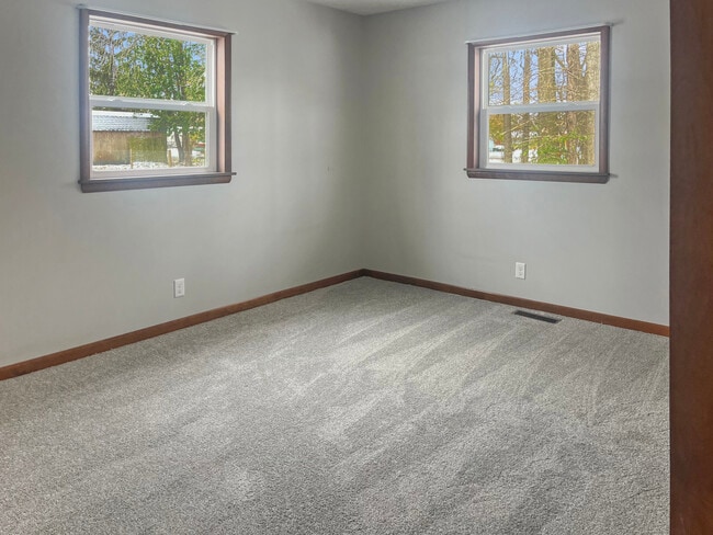 Building Photo - Redwood