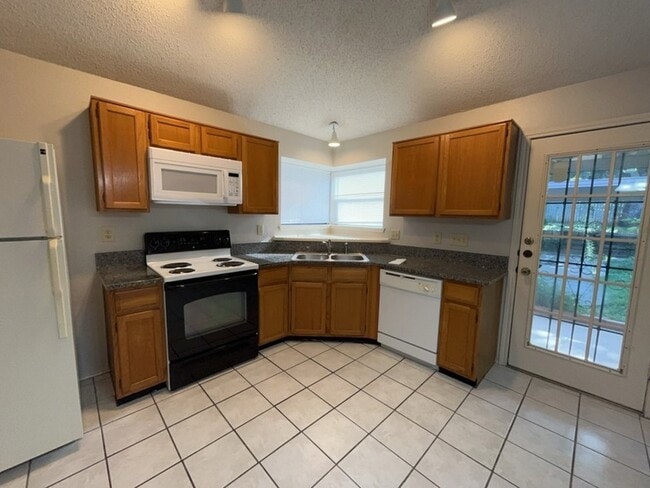 Building Photo - 1037 Stableway Ln