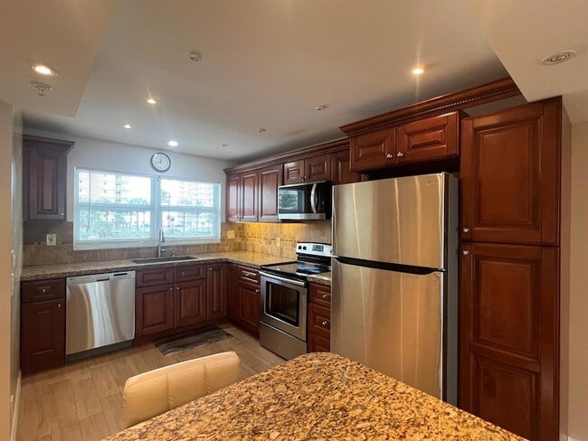 Building Photo - 3224 S Ocean Blvd