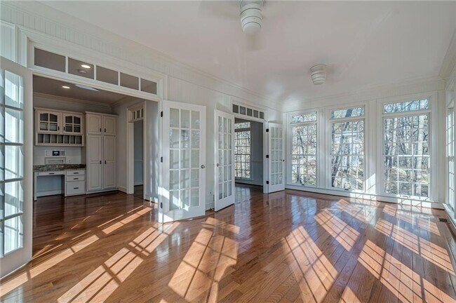 Building Photo - 34 Johnston Row NW