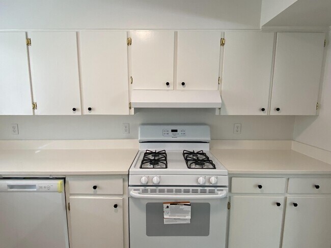 Building Photo - 1912 Dave Ward Dr