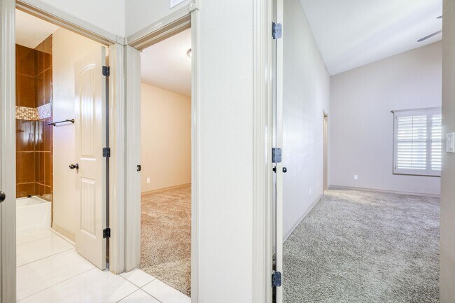 Building Photo - Beautiful 3 bed-2 baths home in 79911