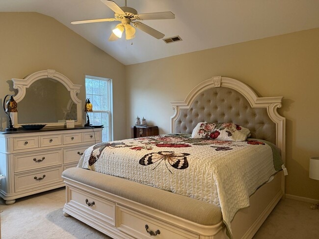 Building Photo - Spacious 4-Bedroom Rental Home with Garage