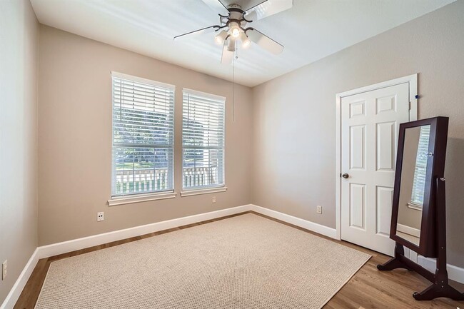 Building Photo - 15013 Doria Dr